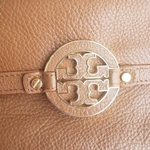 Tory Burch Bags - NWOT Tory Burch Amanda crossbody Tory Burch Bags - NWOT Tory Burch Amanda crossbody